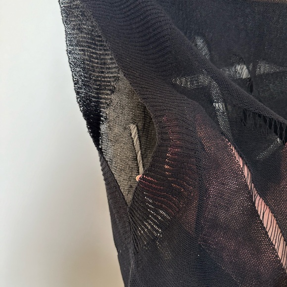 Colour 5 Power Black Woven Sweater L - Picture 4 of 6